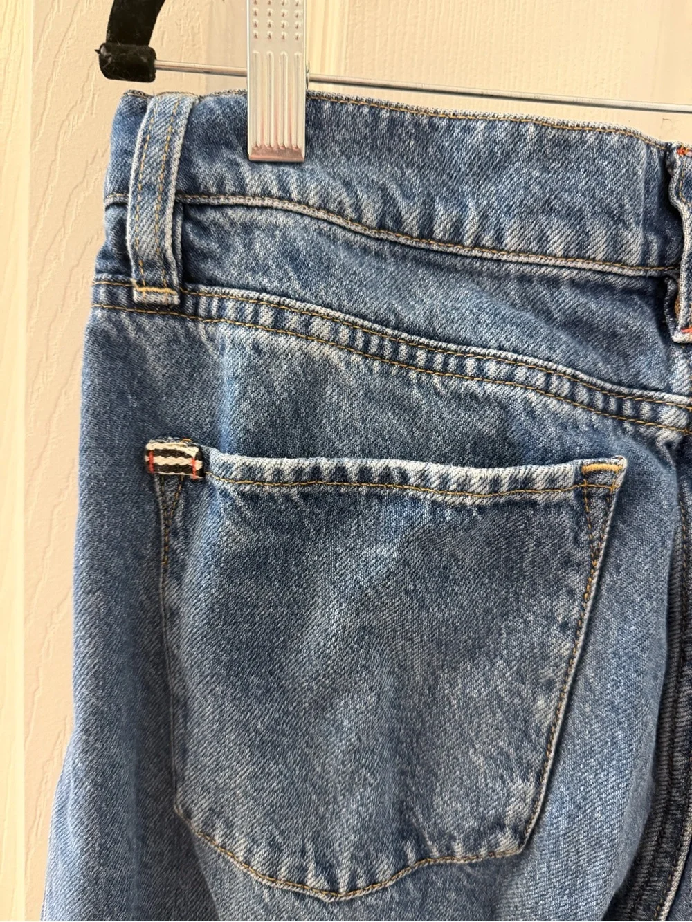 Alice + Olivia Weezy Full-Length Jean in Avery Blue size 29